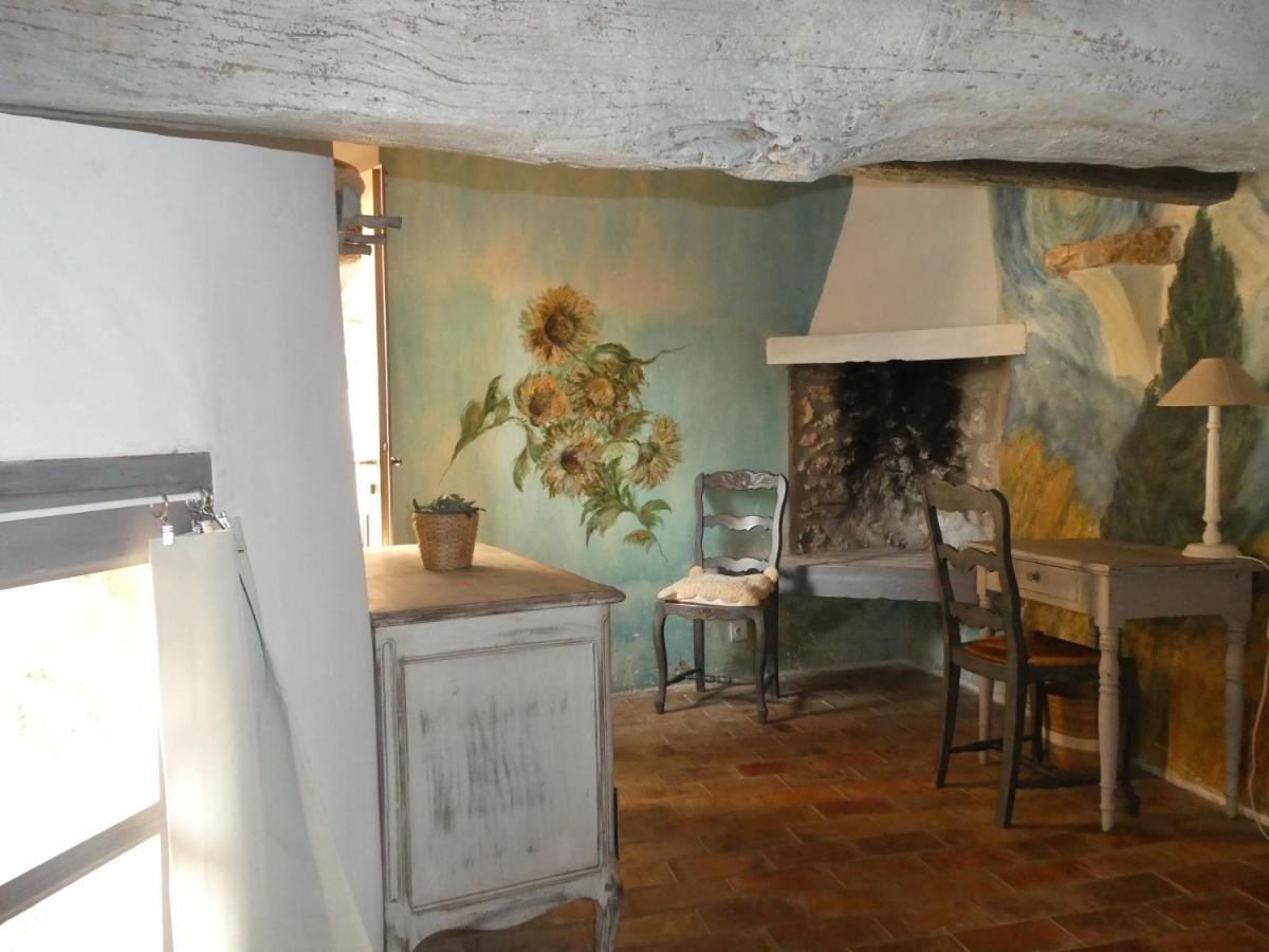 Le Jas Des Aiguiers Hotell Saint-Saturnin-d'Apt Exteriör bild