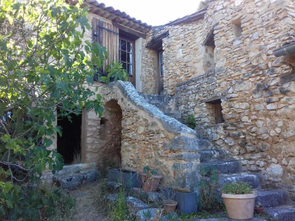 Le Jas Des Aiguiers Hotell Saint-Saturnin-d'Apt Exteriör bild