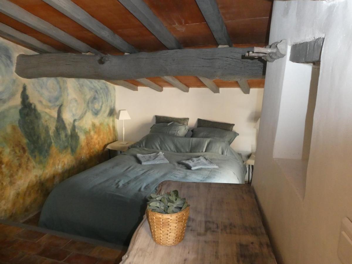Le Jas Des Aiguiers Hotell Saint-Saturnin-d'Apt Exteriör bild